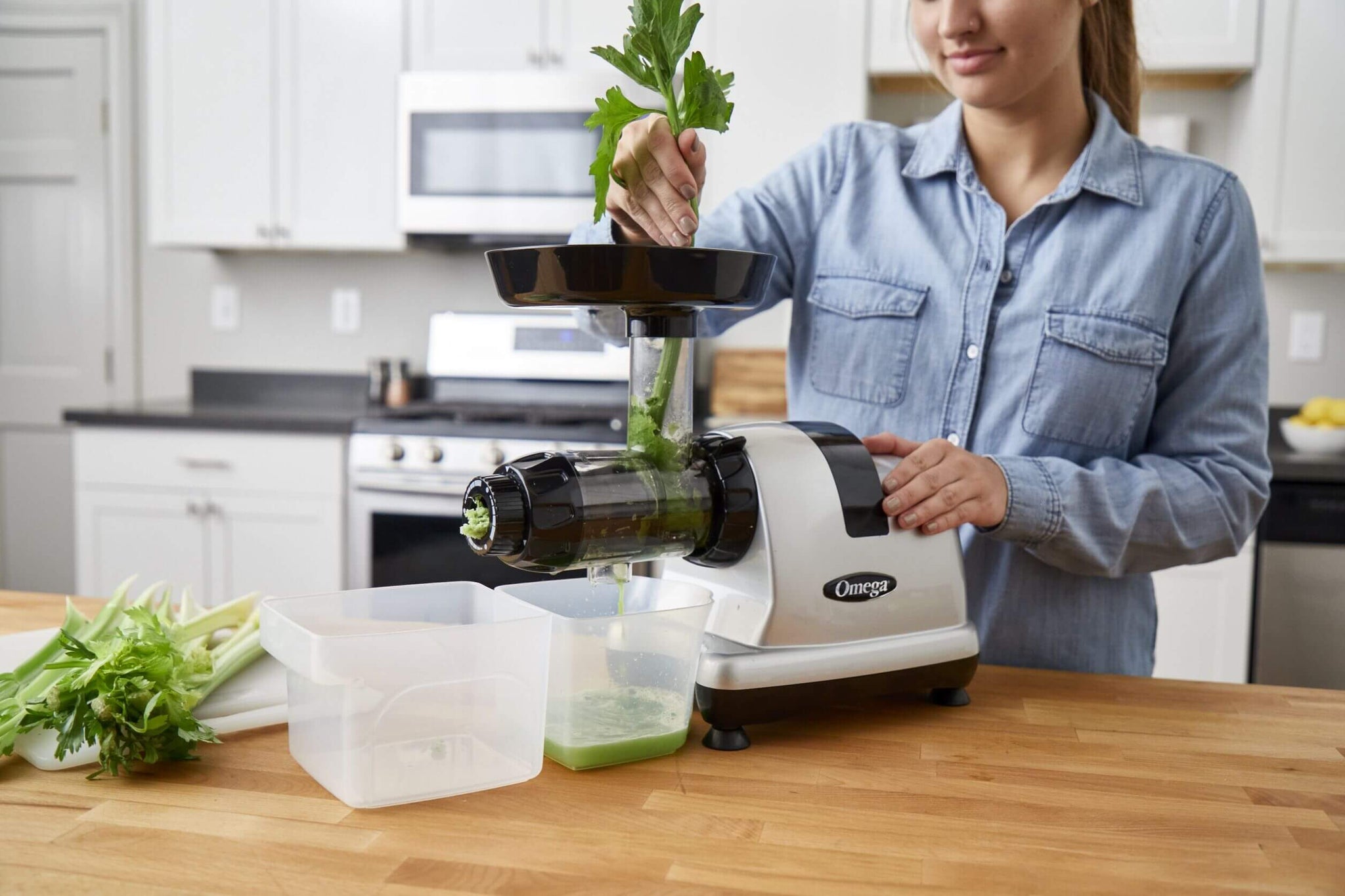 Omega MM900HDS Cold Pressed Celery Juicer Omega Juicers